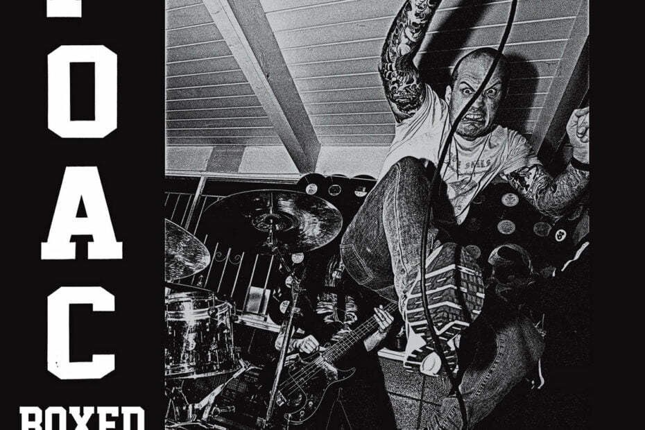 Planet On A Chain_Boxed In